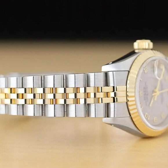 Sale! Ladies Rolex 18kt Datejust New Condition Watch With Box - Picture 5 of 8